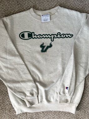 USF Bulls Champion Crewneck Sweatshirt in Light Beige, Size Small